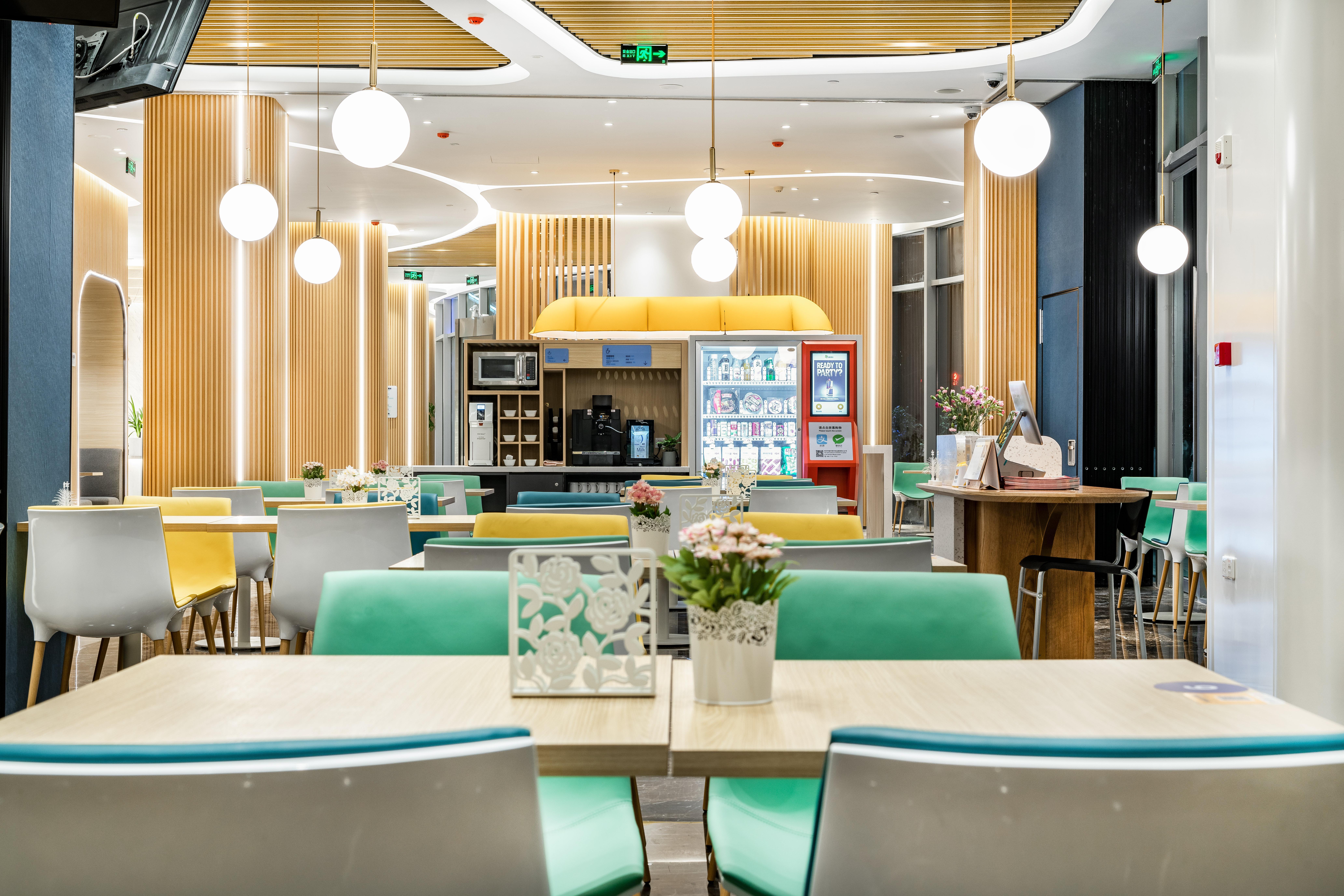 Holiday Inn Express Shanghai Pudong Zhangjiang By Ihg Exterior photo